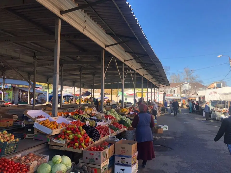 Cosa puoi comprare al mercato centrale di Tula?