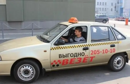 recenze šťastných taxi