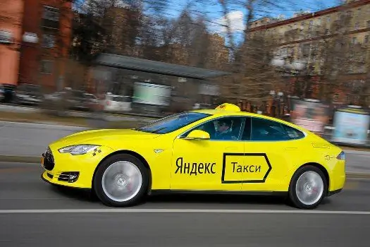 Taksipuistot Yandex Taxi sisäänJekaterinburg