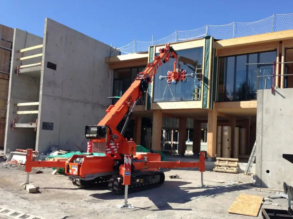 Grue sur stabilisateurs