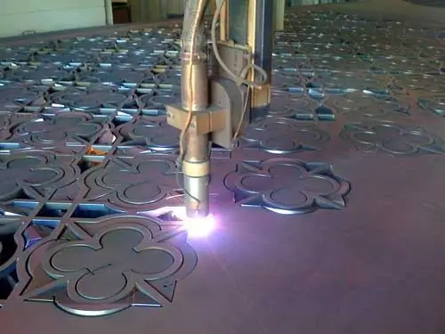 Shaped plasma cutting