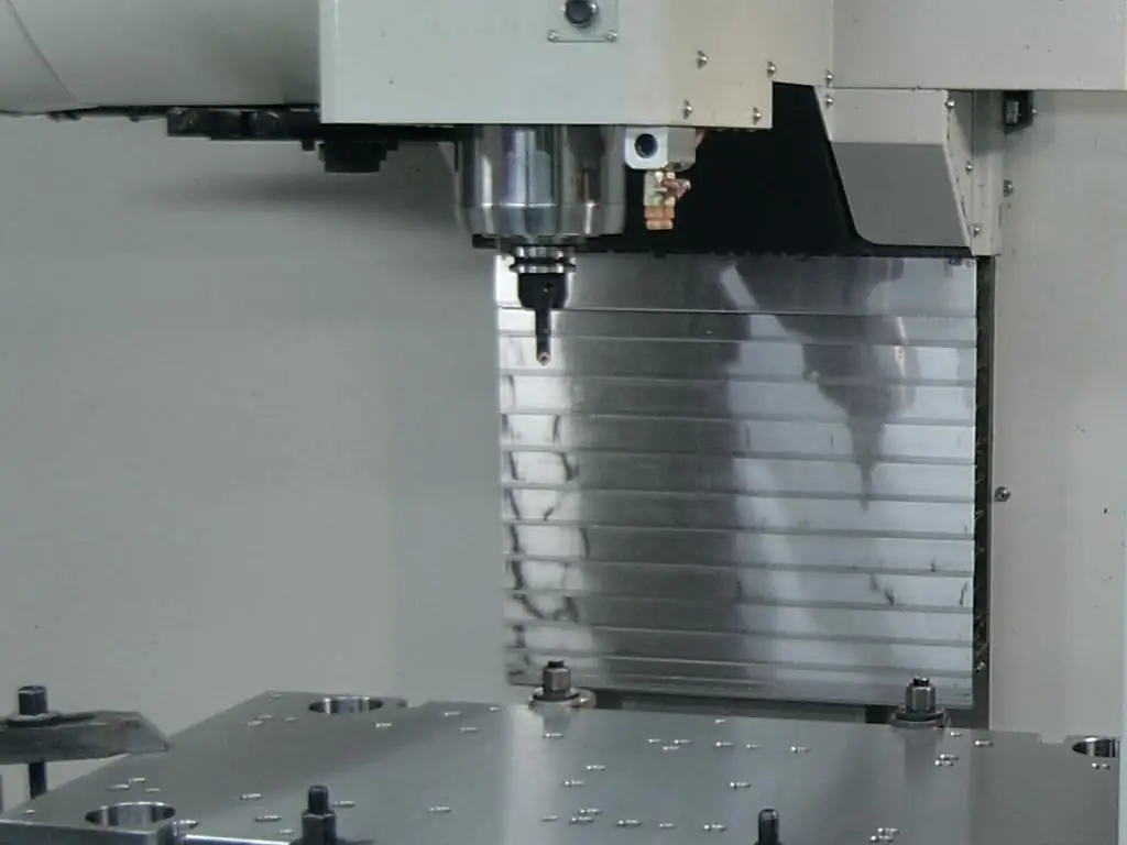 CNC stroj