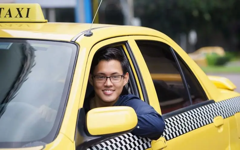 Hoe om in 'n taxi te werk: die toestel van die diens, die nodige voorwaardes en wenke vir beginners oor hoe om meer te verdien