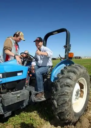 Descrierea postului unui șofer de tractor. Descrierea postului unui tractorist